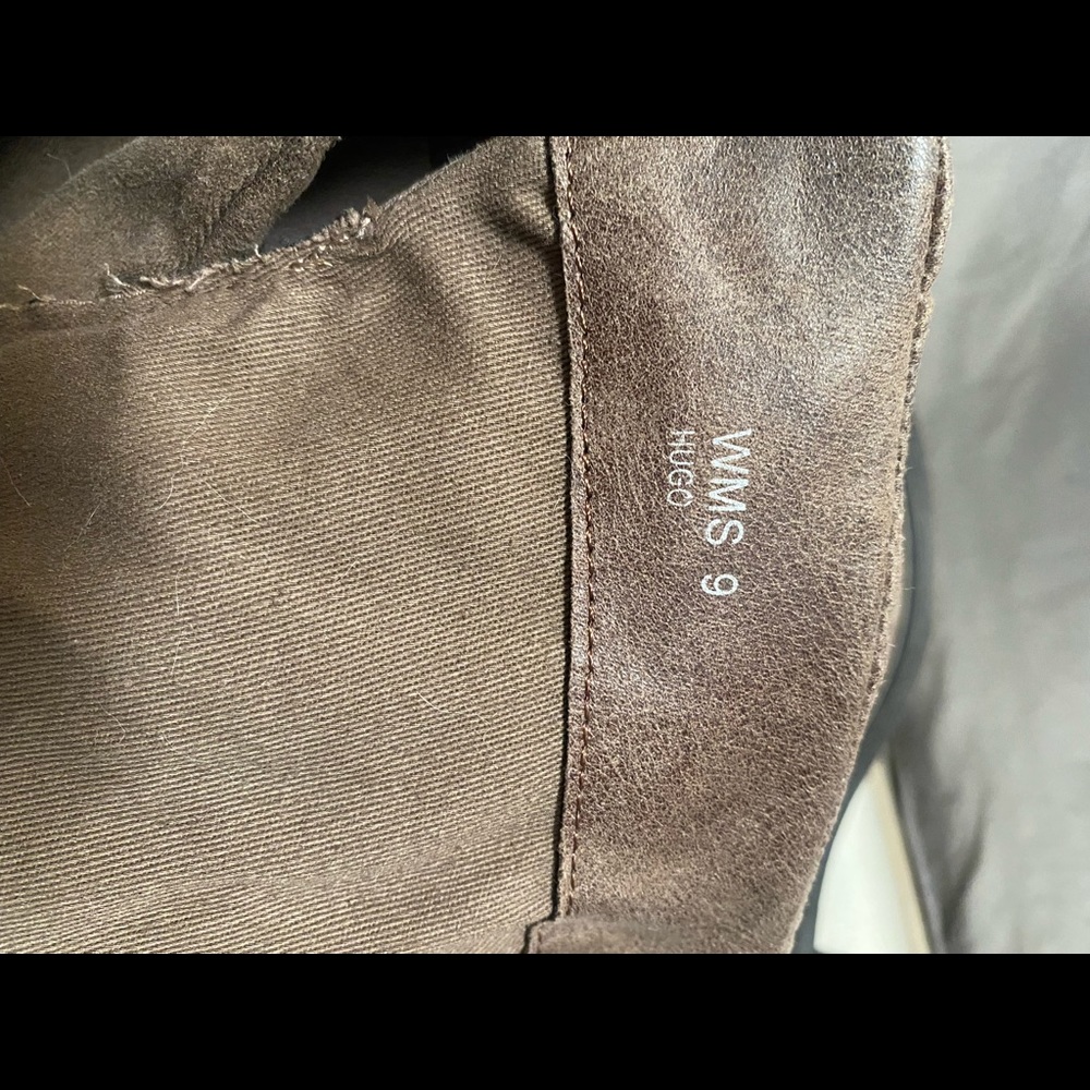 Boots - Picture 3 of 3